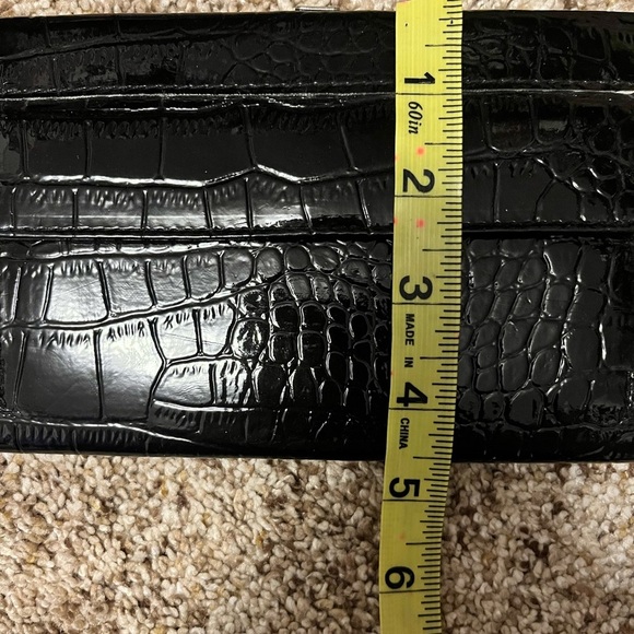 Black Faux Alligator Hard Case Wallet - Picture 6 of 6